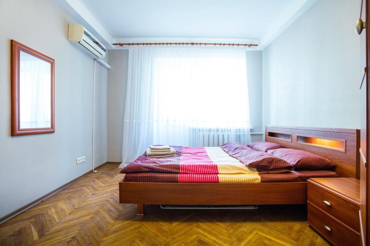 Apartment Near Metro Pecherskaya Kijev Kültér fotó